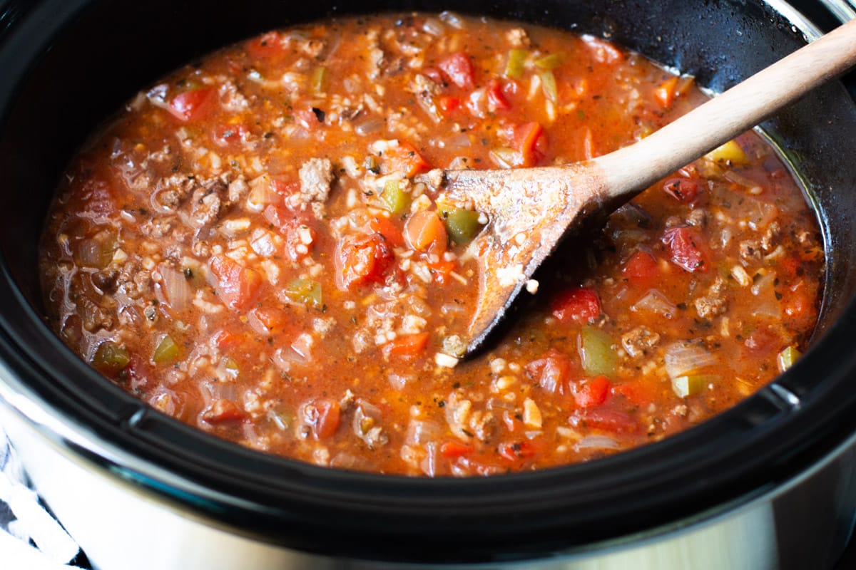 Transform Stuffed Peppers: Hearty Crockpot Soup for Cold Nights